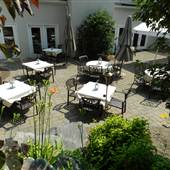 BAVARIAN INN - Patio