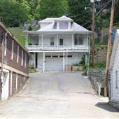 HUNDRED - Spring Street