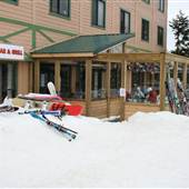 Snowshoe Resort - Top of the World, Hoots Bar & Grill