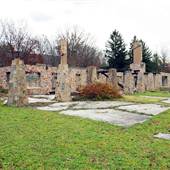 SHANNONDALE LAKE - Old Clubhouse Ruins