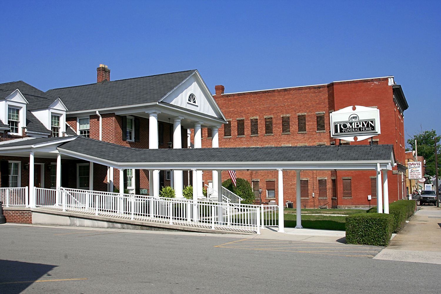Locations Hub - Tomblyn Funeral Home